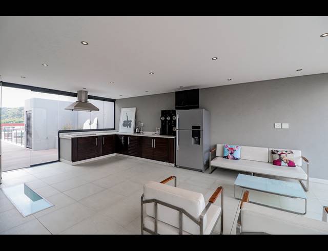3 BEDROOM APARTMENT FOR SALE IN HOUGHTON ESTATE